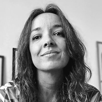 MARIANA LEAL DE BARROS